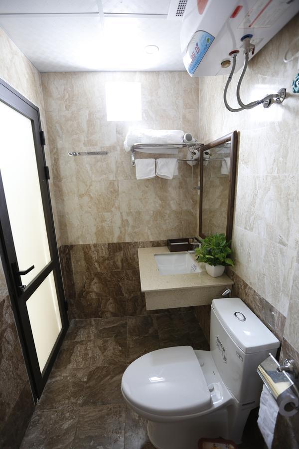 Hoang Ngoc Hotel Dong Van  Exteriör bild